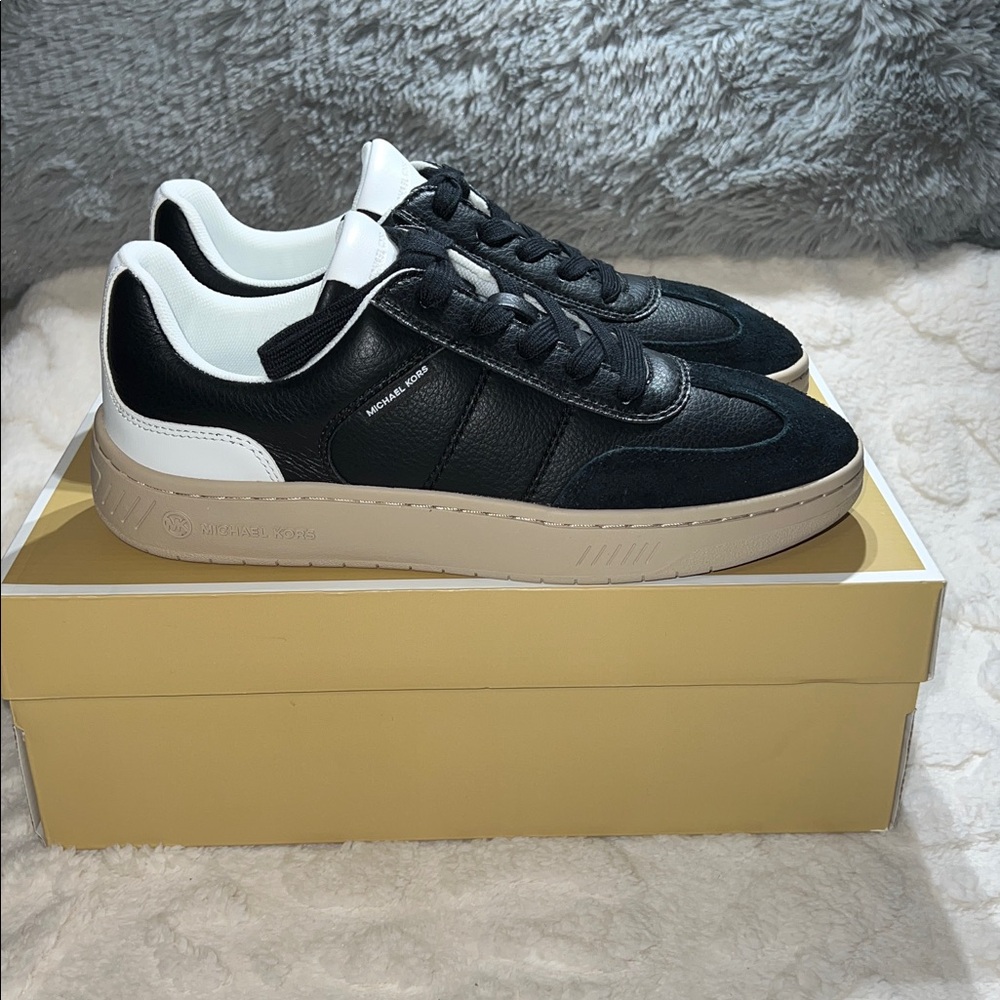 Michael Kors Kai Mixed-Media sneakers Women’s Size 8 NIB